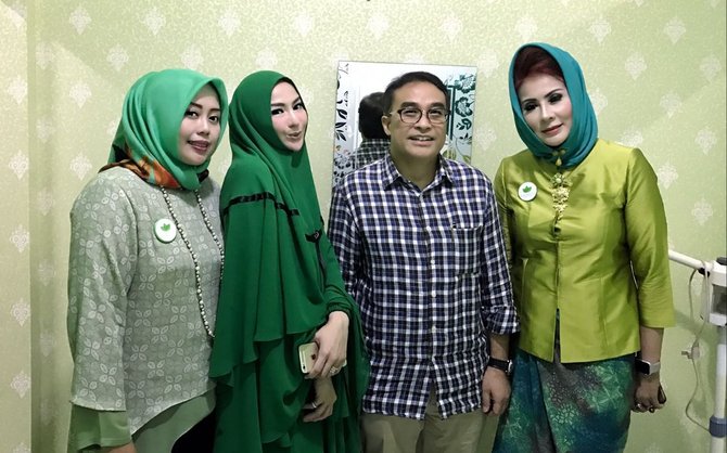 jarang terlihat tapi tetap cantik di usia 40-an, ini kata sarah vi