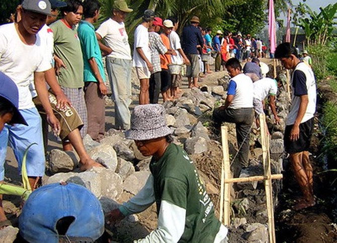 Pengertian Gotong Royong Dan Nilai-Nilainya, Penting Untuk Diketahui ...