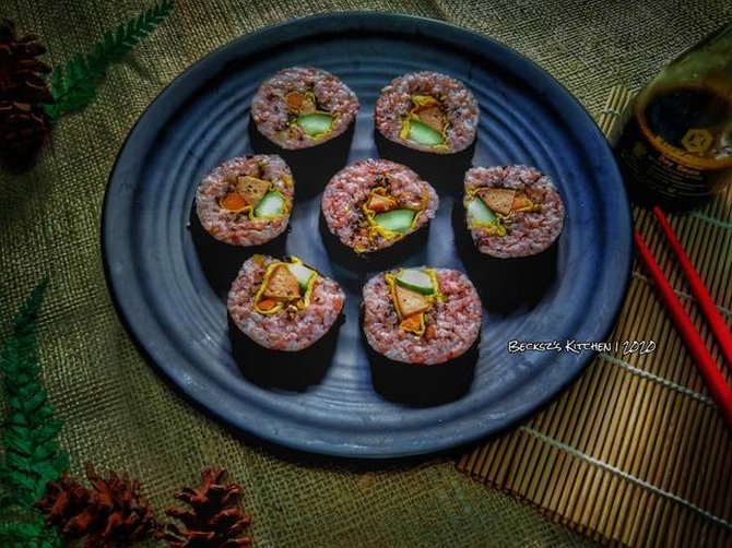 9 Cara Membuat Sushi Yang Mudah, Lumer Di Mulut Dan Bikin Nagih - Plus ...