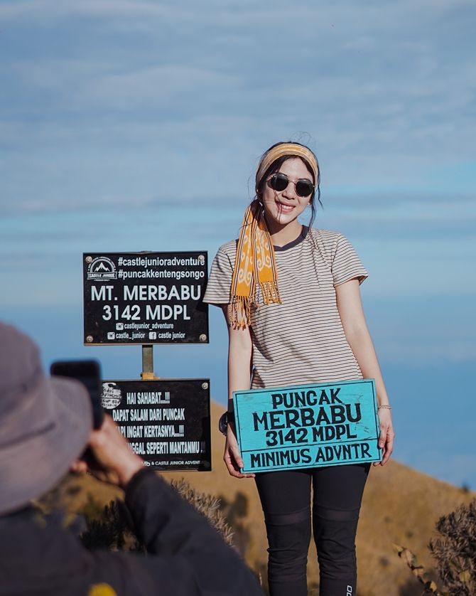 adinda thomas bagi pengalaman mendaki gunung, lagi sakit nekat naik!