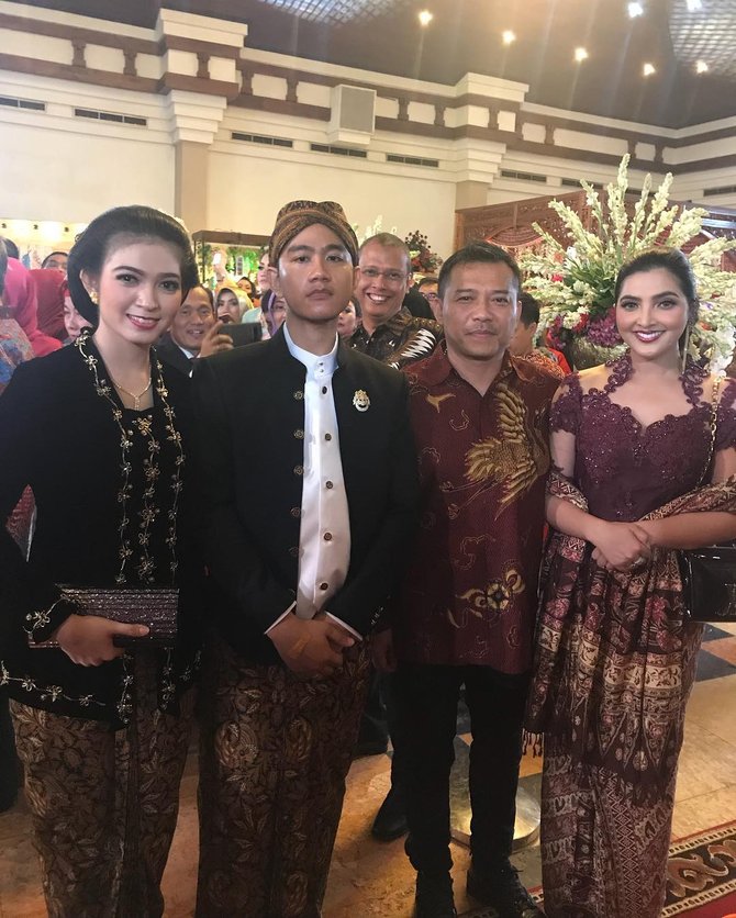 ashanty dan anang ngantri 2,5 jam demi salaman dengan kahiyang - bobby