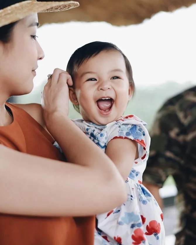 nastusha moody makan, chelsea olivia curhat : harus bersabar intinya