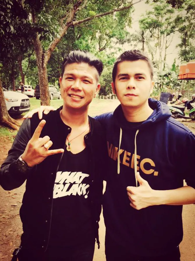 pose bareng, handika pratama vs andika mahesa adu ganteng?