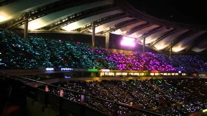 ketegangan fanwar rebutan warna kebanggaan, tvxq vs ikon