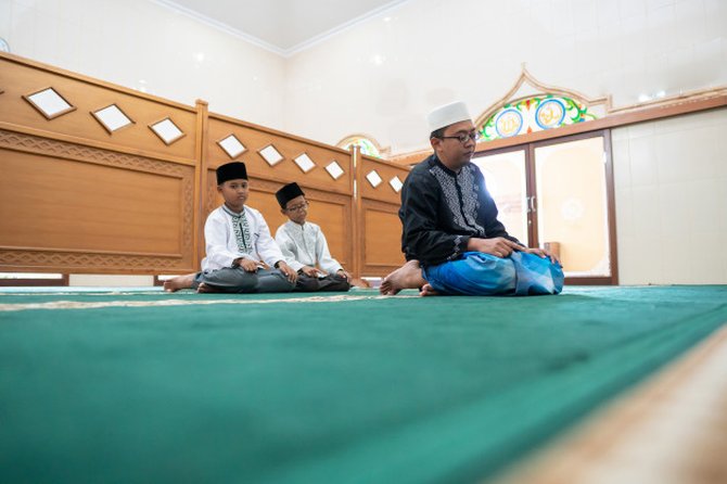 Posisi Sholat Berjamaah Antara Imam Dan Makmum Laki Laki Dan Perempuan