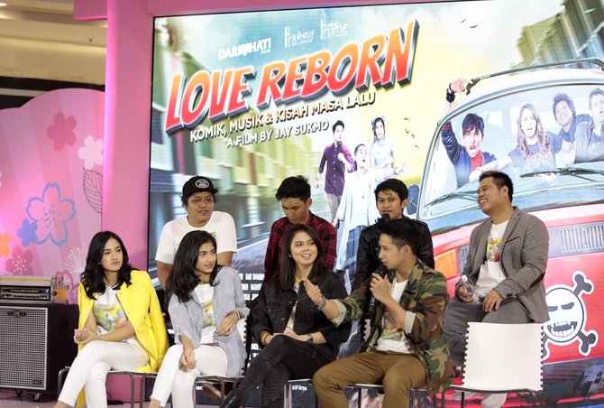 'LOVE REBORN', kisah seorang komikus dan anak band 