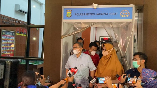 Perwakilan Keluarga Nia dan Ardi - Credit: Irfan Kafril © KapanLagi.com
