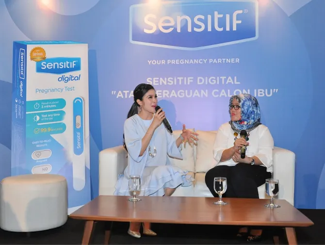 hamil anak pertama, sebuah hadiah spesial sandra dewi untuk suami