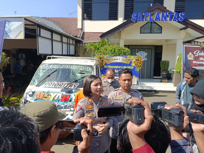 Murni Kecelakaan, Sopir Pick Up Tabrak Peserta Karnaval Hingga 1 Orang ...