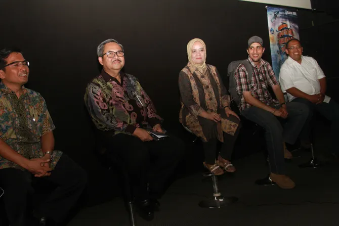 3 masjid di jawa ini menyita perhatian raef backpacker amerika