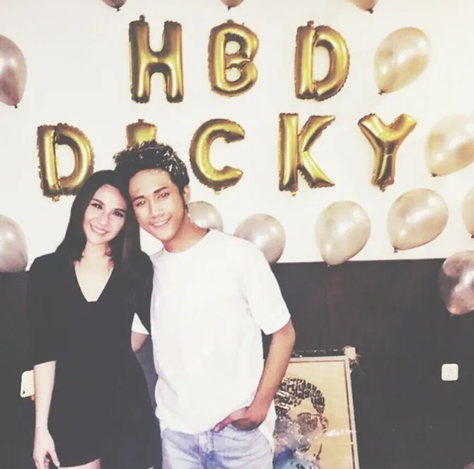 punya pacar super perhatian, dicky smash senang bukan kepalang