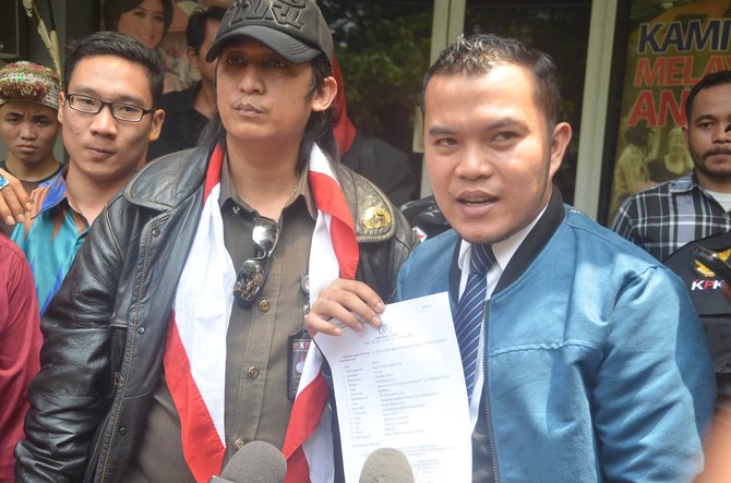 hina lambang indonesia, zaskia gotik dilaporkan oleh lsm kpk