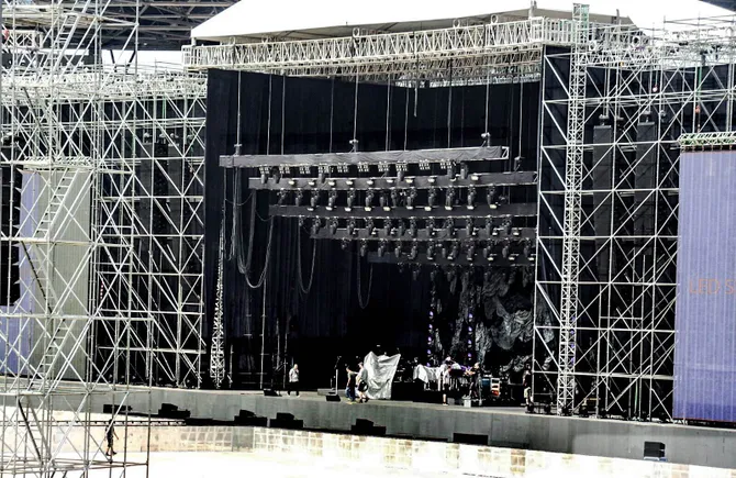 sempurna, saksi bisu konser bon jovi sudah berdiri tegak