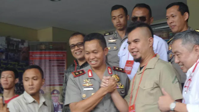 ada distorsi berita, ahmad dhani-kapolda metro jaya berdamai