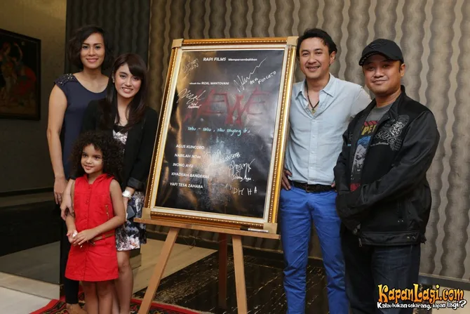nonton film horor berdasarkan kisah nyata Syuting WEWE Nabilah JKT48 ditempeli makhluk halus nonton film horor berdasarkan kisah nyata Syuting WEWE Nabilah JKT48 ditempeli makhluk halus