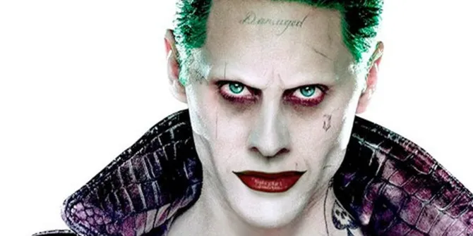 benci dengan batman, ini arti dari tato \'damaged\' di jidat joker