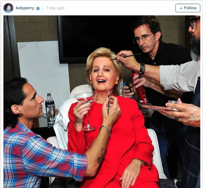 foto: halloween, katy perry berdandan seperti hillary cllinton