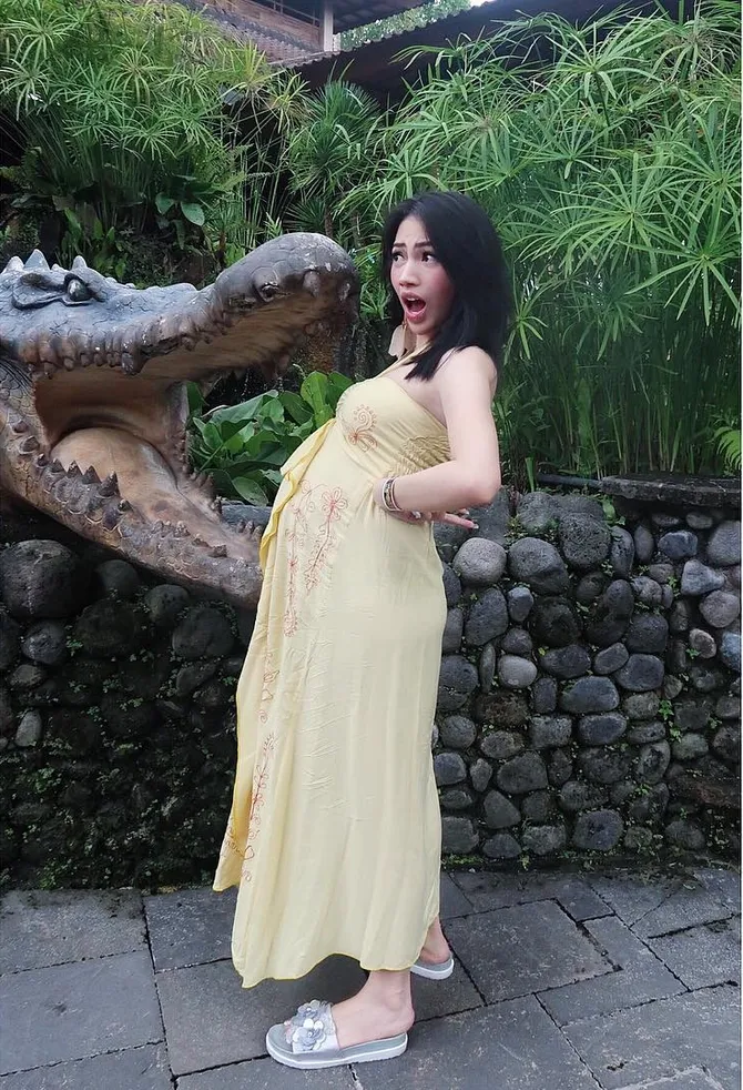 perut makin besar, kezia karamoy pamer baby bumps
