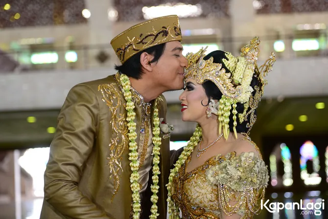 resmi menikah dengan tiara dewi, lucky hakim undang mantan istri?