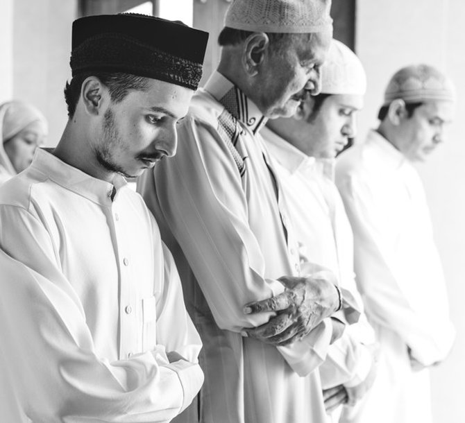 Urutan Bacaan Sholat Wajib Lengkap Dengan Tata Cara Beserta Artinya ...