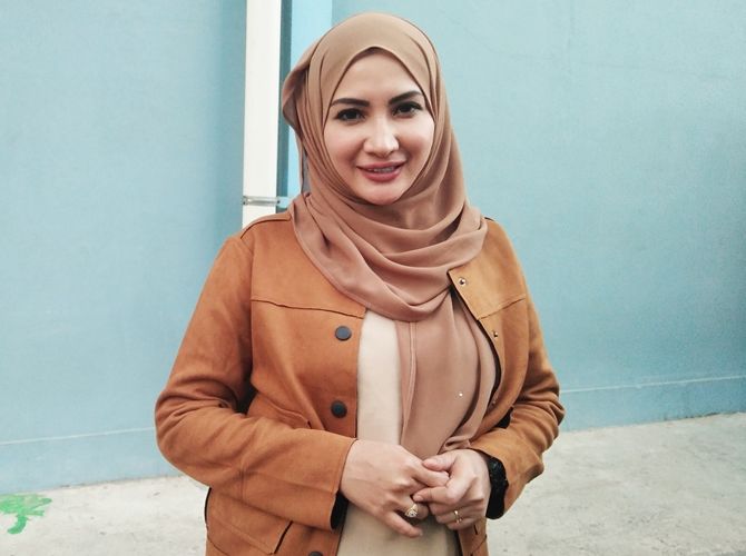 natalie sarah ungkap alasan dirinya berhijab: ingin jadi orang baik dunia akhirat