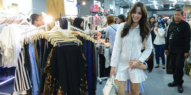 tertarik ke dunia fashion, anak nia ramadhani suka mix and match baju