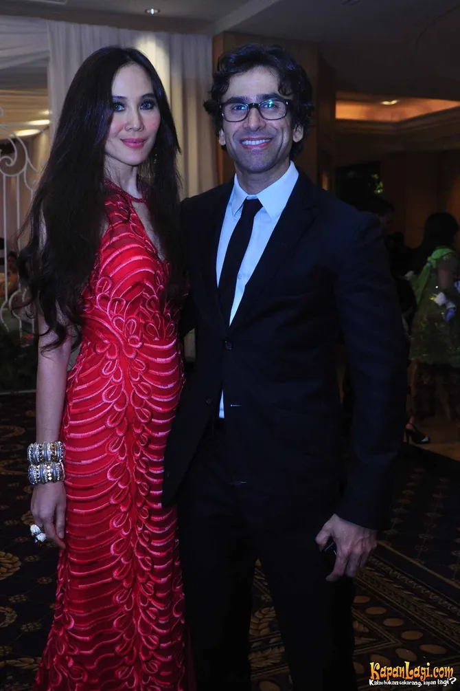 Irfan Bachdim 10 Pasangan Selebriti Ini Bahagia Meski Beda Keyakinan Jeremy Thomas Ina Indayanti Kapanlagi Com