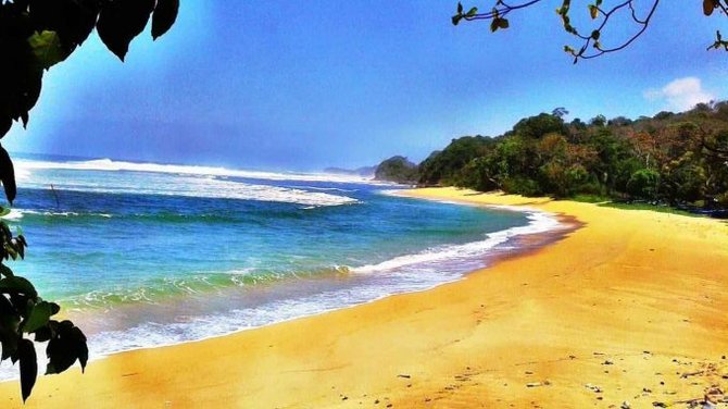 8 Wisata Pantai Di Malang Yang Wajib Kamu Kunjungi