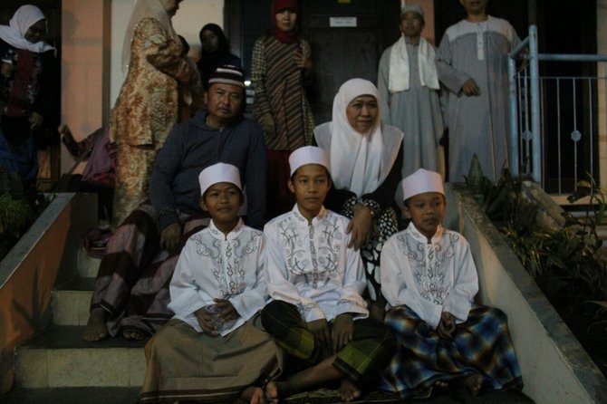 foto: ayah marshanda nyantri di pesantren bahrul maghfiroh malang