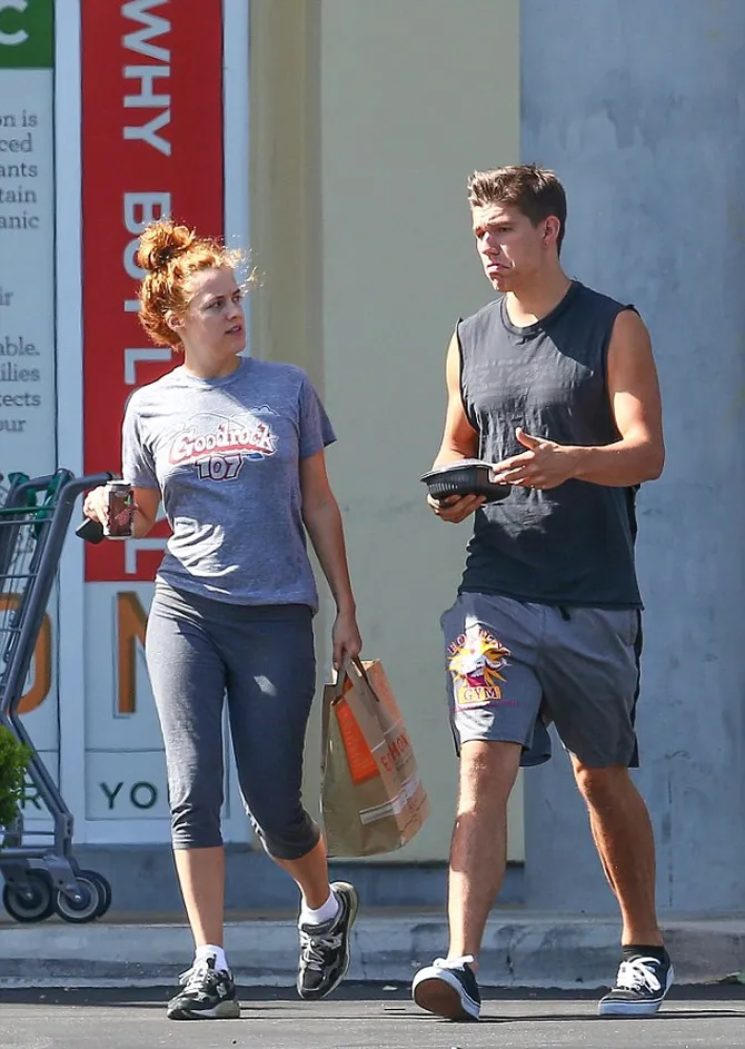 penilan polos mantan pacar robert pattinson cantik penilan polos mantan pacar robert pattinson cantik