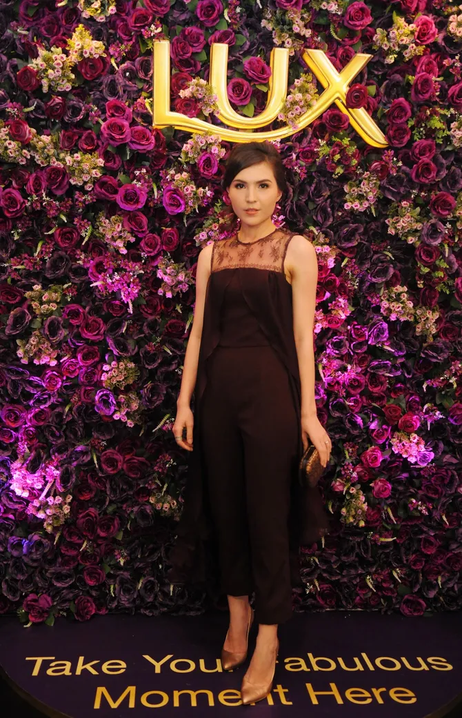 tidak norak baju yang couple JFW rancang khusus 2016, baju sendiri Hadiri Olivia Jensen