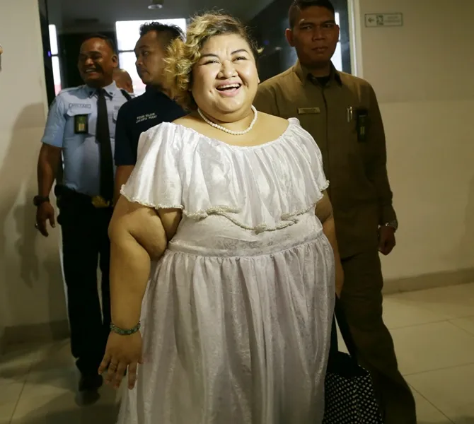merasa jadi korban, pretty asmara shock dengar putusan majelis hakim