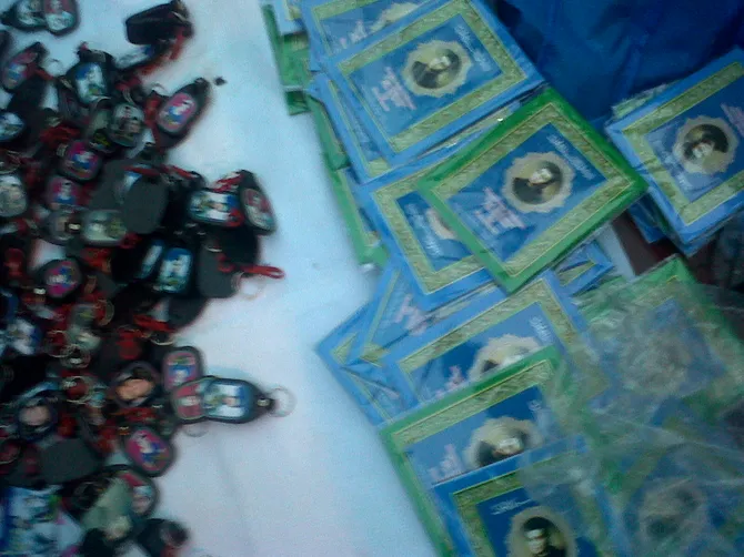 7 harian olga, terbentang karpet 100 meter dan penuh pedagang