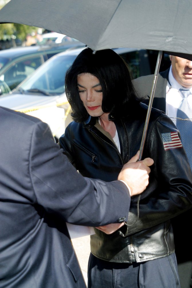 Rumah dijual, benarkah arwah Michael Jackson masih 