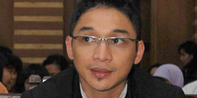 Tak Dilayani Okie, Pasha Kesal