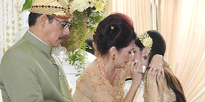 Prosesi Adat Sunda Ala Nia - Ardie - KapanLagi.com