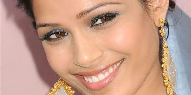 Freida Pinto Tak Yakin Bisa Sukses
