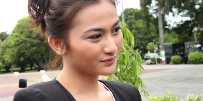 Debby Ayu Tak Ada Larangan Tampil Seksi