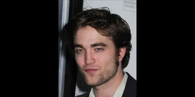 Robert Pattinson Memburu Hacker