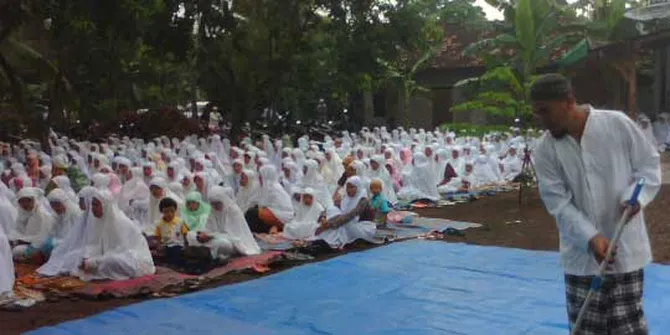 Warga Gereja Bantu Pengamanan Sholat Id