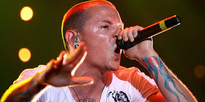 Menakjubkan 10 Tato  Tangan  Vokalis Linkin Park Gambar 