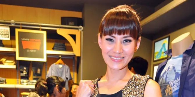 Chantal Della Concetta Dukung Kenaikan BBM - KapanLagi.com