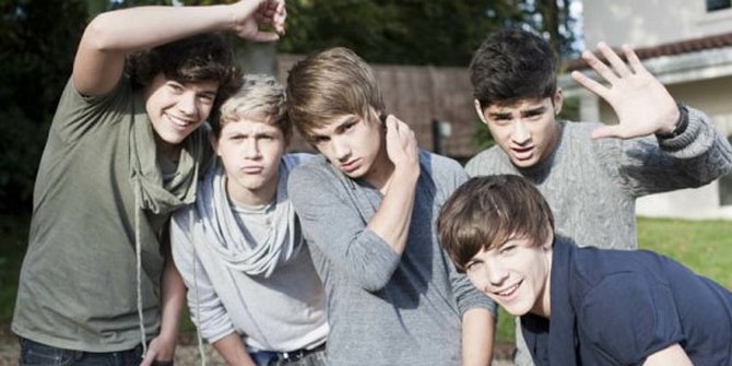  Foto  Foto  Konyol Personil One  Direction  Beredar 