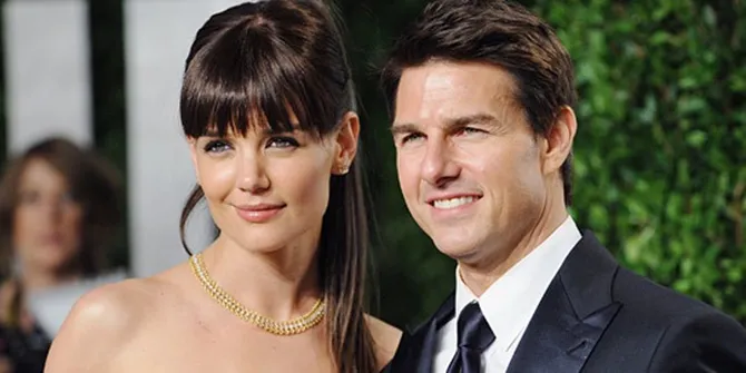 Tom Cruise - Katie Holmes Sempat Bermesraan Sebelum Cerai