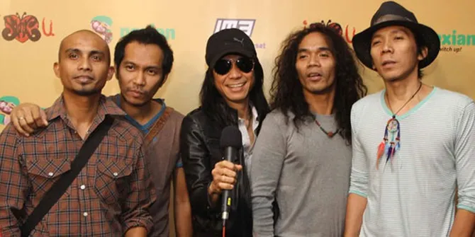 Slank Rilis Video Klip Lewat Handphone
