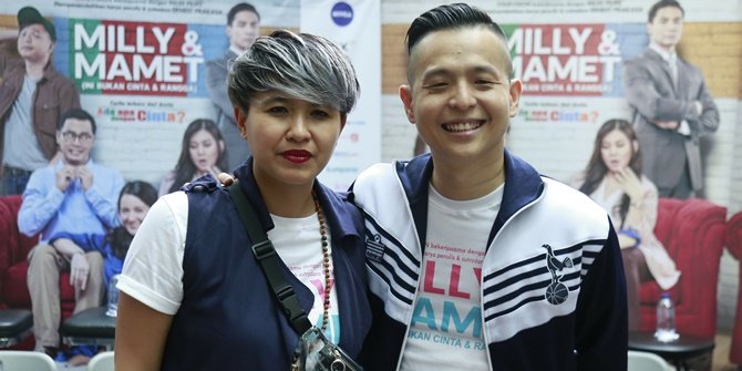 11 Tahun Menikah, Ini Cara Ernest Prakasa dan Istri Tetap 