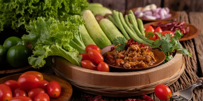12 Jenis Sayur Lalapan yang Segar dan Cocok untuk Pelengkap Sambal, Dijamin Menambah Nafsu Makan