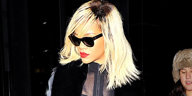 13 Kostum Teraneh Yang Pernah Dipakai Rihanna [PART 1]