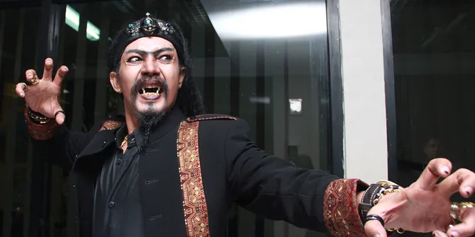 Hasil gambar untuk aksi mengerikan master limbad berdiri 20 jam