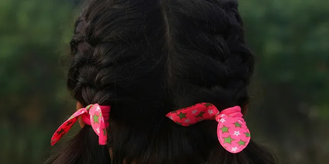 5 Inspirasi Model Ikat Rambut Anak yang Lucu dan Cantik Terbaru, Mudah Ditirukan